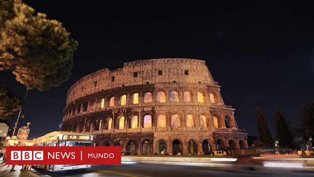 el coliseo de roma en italia resumen - Cuál fue el motivo de la construcción del Coliseo romano