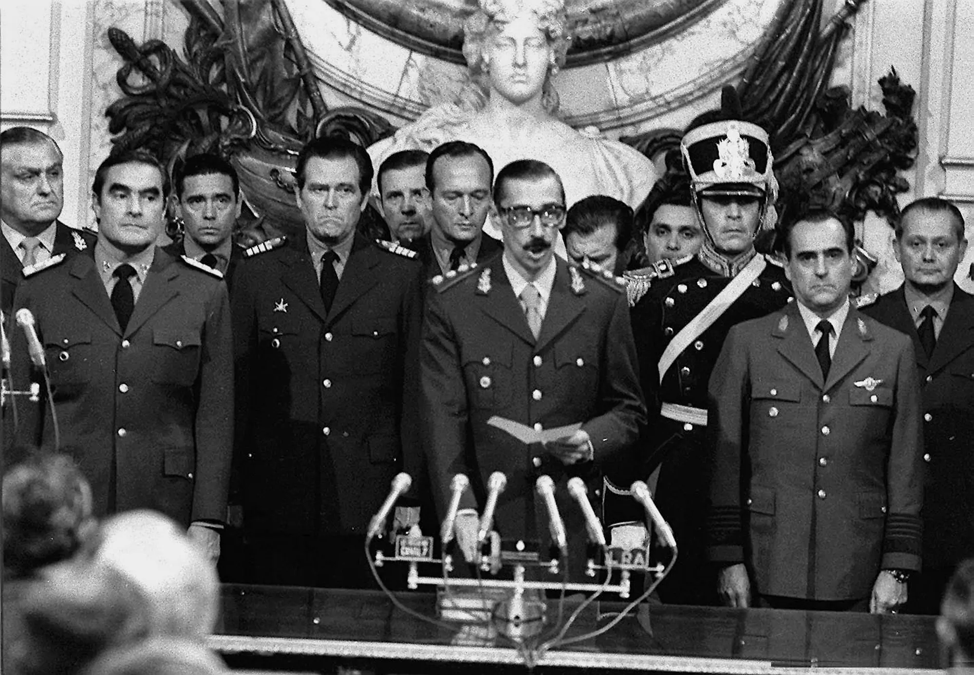 dictadura militar resumen - Cuál fue el motivo de la dictadura militar en Argentina