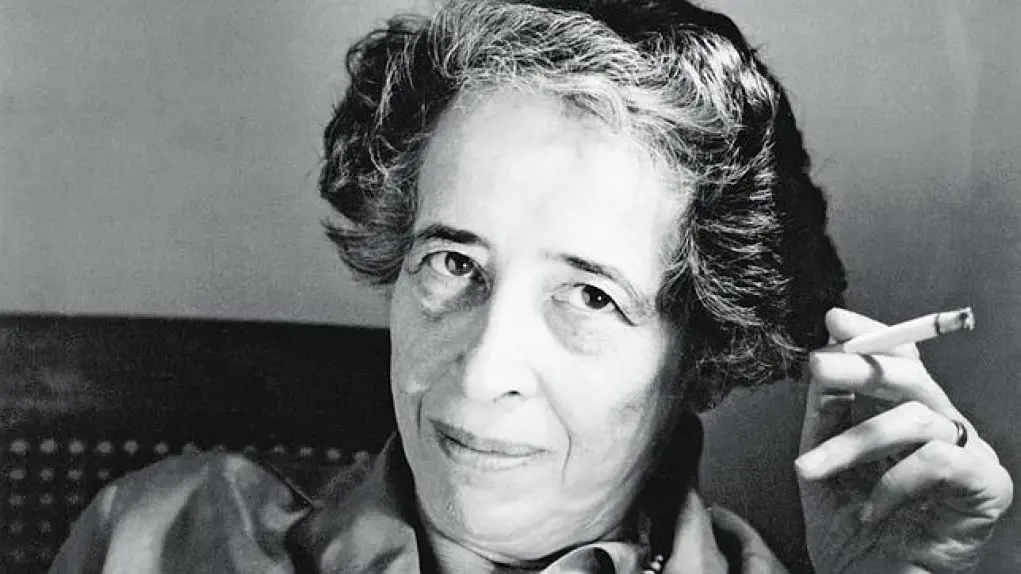 hannah arendt sobre la revolucion resumen - Qué propuso Hannah Arendt